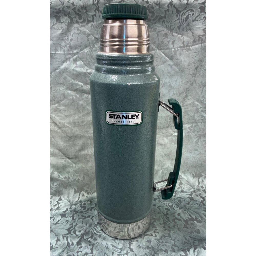 VTG Green Stanley 1 qt Vacuum Thermos Bottle #20-00554 No Cup .t